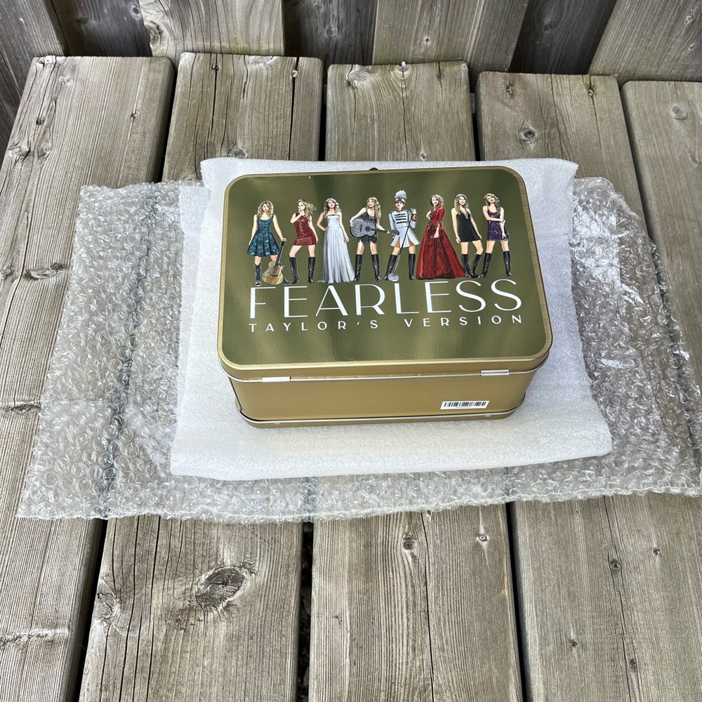 Taylor Swift Fearless Gold Lunch Box